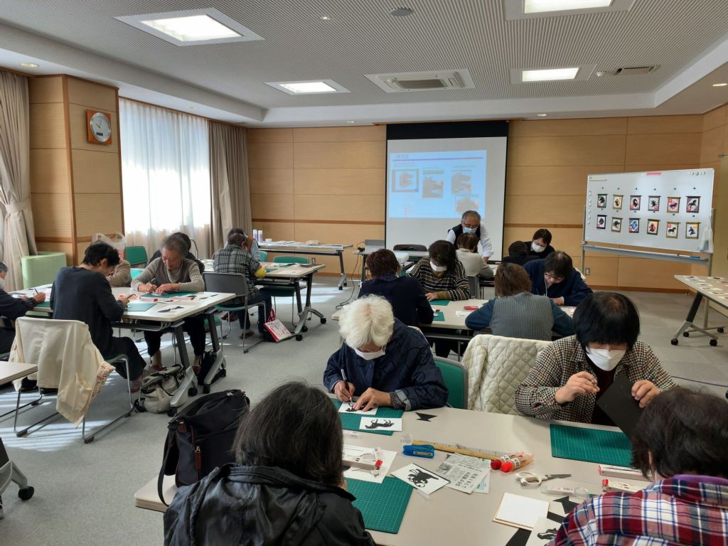 17637332122297915830800620723118